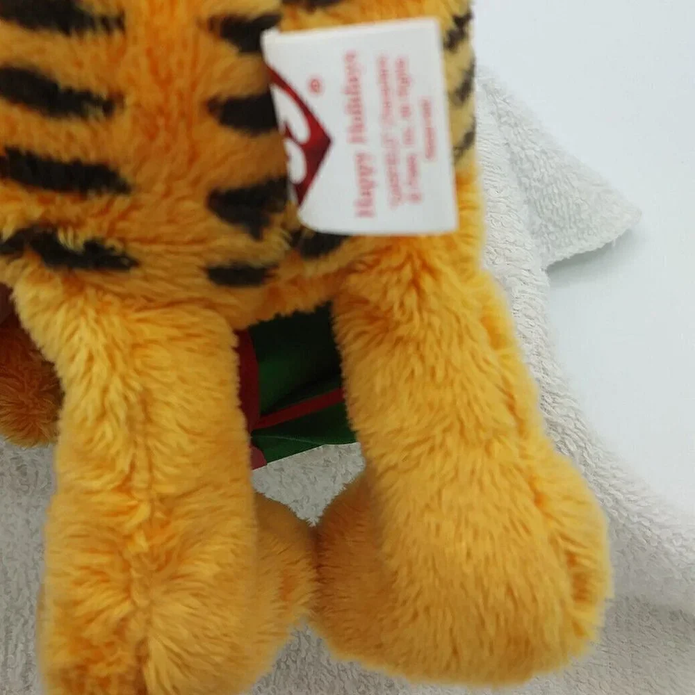 TY Happy Holidays Garfield 9in. Plush Hang & Tush Tags Retired in 2005
